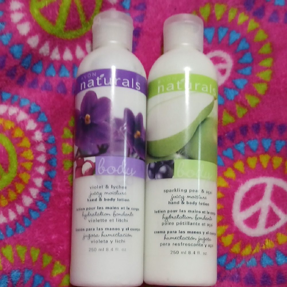 Avon Naturals Violet & Lychee and Pear & Açai Body Lotion Duo